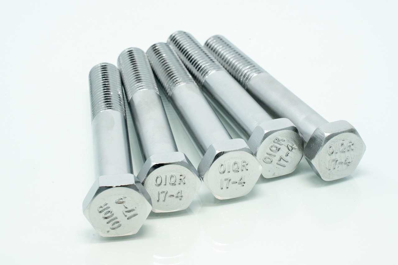 DSC01998 Case Study: Restoring Corrosion Resistance for Stainless Steel Threaded Bolts